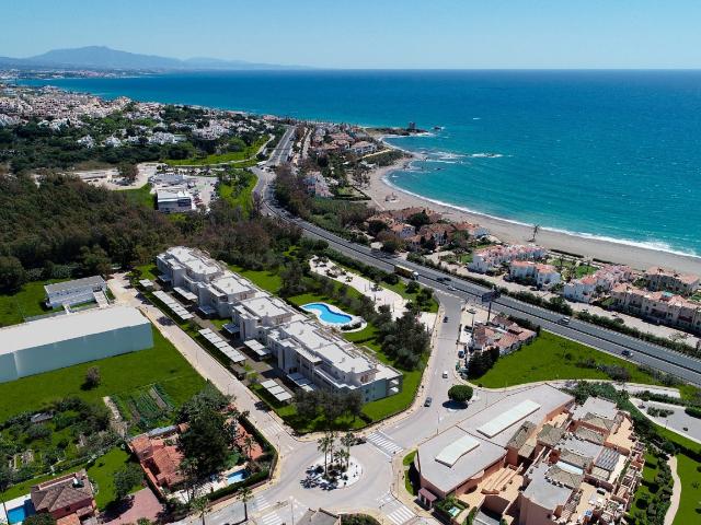 IMPRESIONANTE ÁTICO OBRA NUEVA EN CASARES COSTA