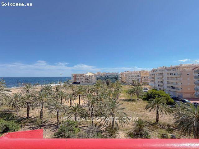Impresionante Atico con Gran terraza e increíbles vistas panorámicas y al mar + Garaje incluido en e