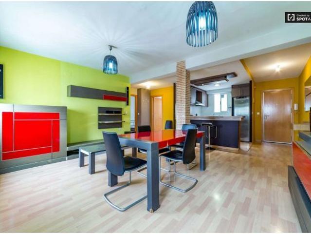 Impresionante apartamento de 2 dormitorios en alquiler en Benicalap