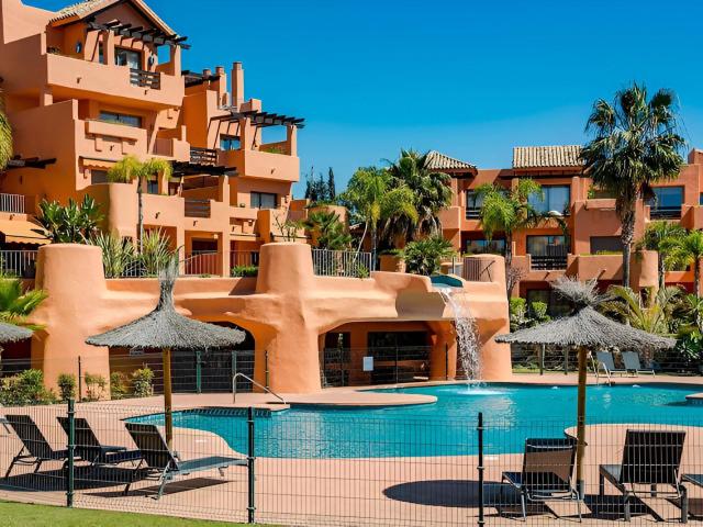 Impresionante apartamento de 3 dormitorios y 2 baños en la p. 120m² Estepona