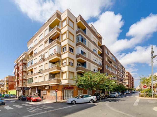Impresionante apartamento en el centro de Torrevieja ¡A solo unos pasos del Ayuntamiento!