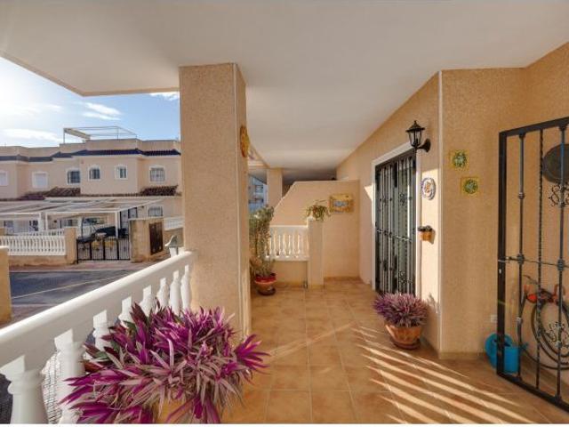 Impresionante Apartamento en Planta Baja en VISTA AZUL XII ?