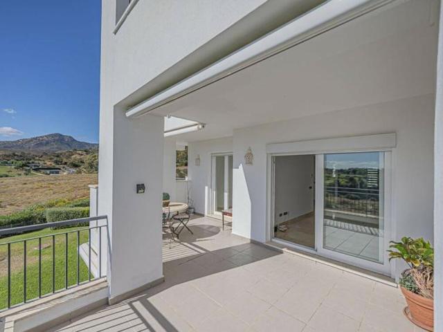 Impresionante Apartamento Esquinero con Vistas Panorámicas en Los Arqueros Golf Club