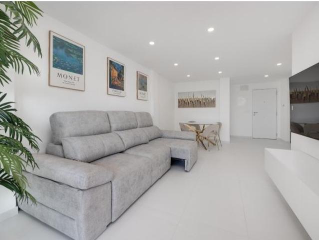 Impresionante Apartamento Frente a la Playa completamente renovado y diseño moderno