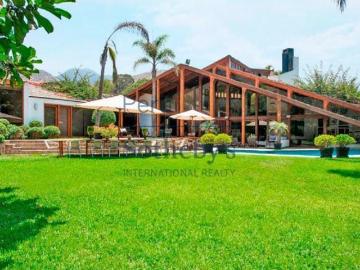 Impresionante casa con vista directa a los campos del Club de Golf La Planicie