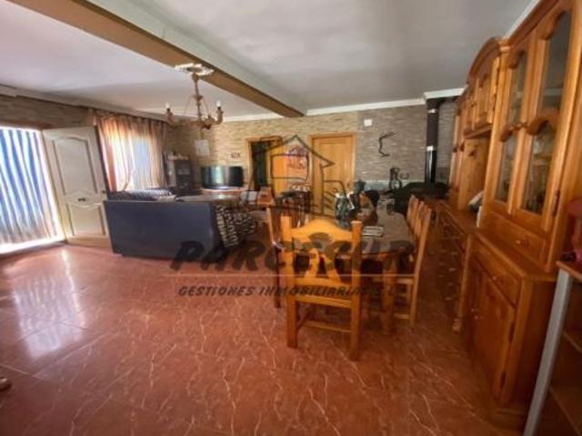 Impresionante Casa de Campo con Piscina y Amplios Espacios en Villarrubia, Córdoba por €139.000