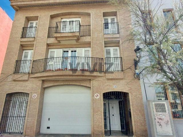 Impresionante Casa De Más De 400 M2 Cercana A La Playa En El. 403m² Valencia