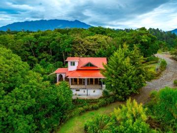 Impresionante Casa en Volcancito Boquete
