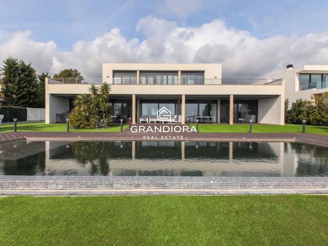 Impresionante casa independiente con vistas panorámicas al m. 546m² Tarragona