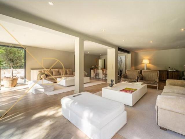Impresionante casa reformada en Av.Pearson