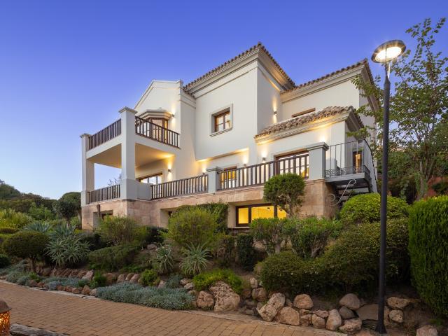 Impresionante casa urbana junto a Sierra Blanca