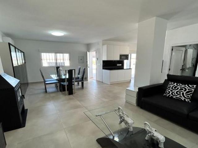 Impresionante Chalet recién reformado en Cártama