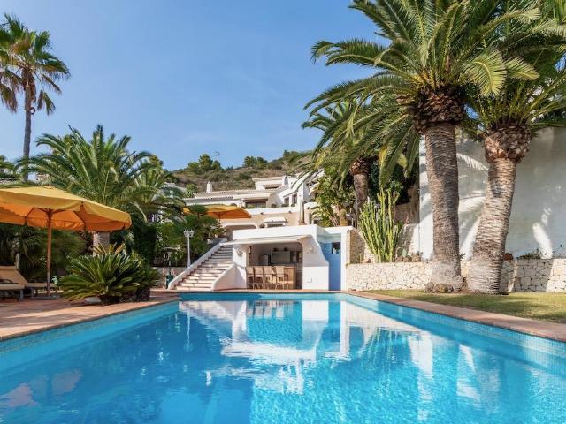 Impresionante espaciosa villa de estilo finca con vistas al. 539m² Moraira