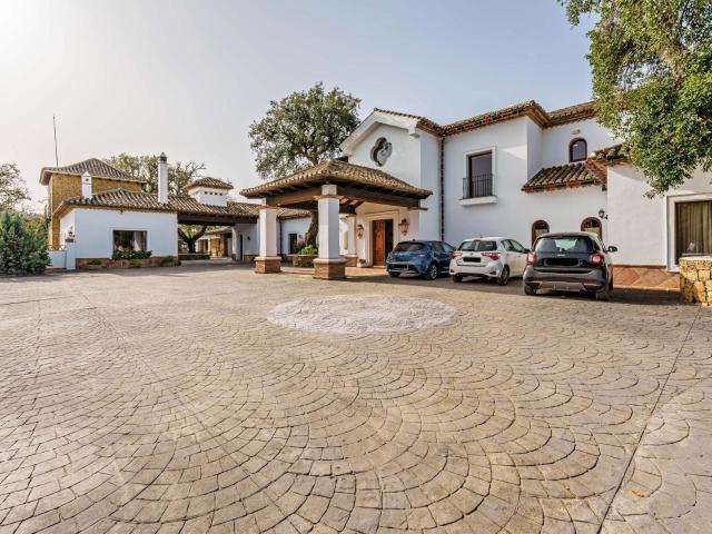 Impresionante finca de lujo ubicada en un oasis de tranquili. 1254m² Puerto de Ojen