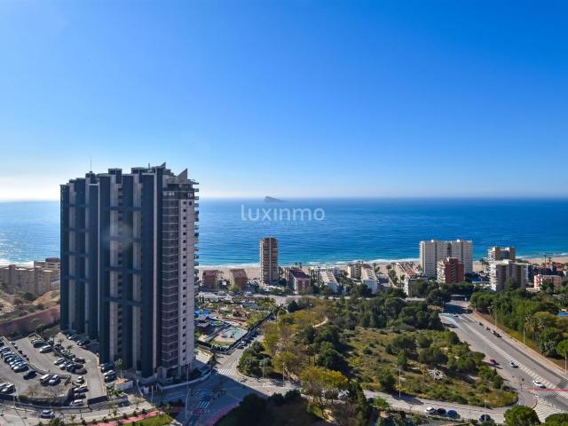Impresionante piso con vistas al mar en playa de Poniente 161m² Benidorm