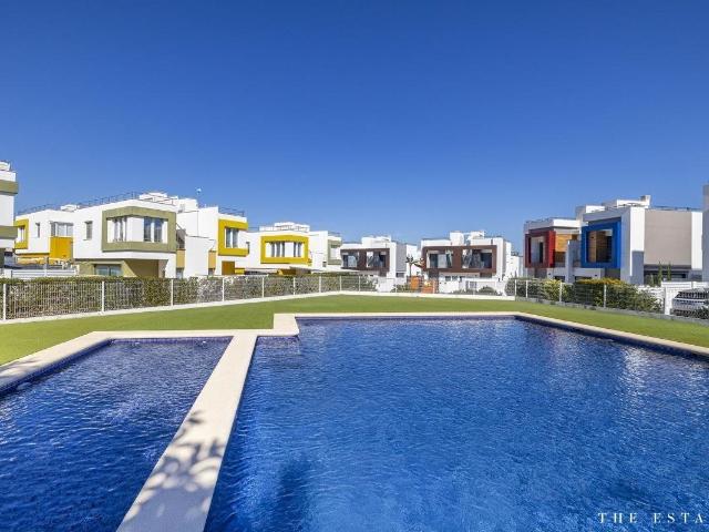 Impresionante Villa Adosada para Venta en Dénia – Tossal Gro. 131m² Dénia