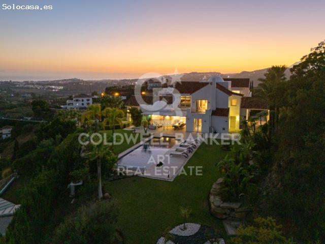 Impresionante Villa con Vistas Panorámicas en Puerto del Almendro, Benahavís