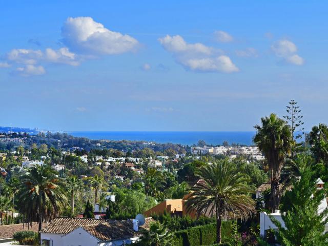 Impresionante villa de lujo con 7 dormitorios en Nueva Andalucía, Marbella, con vistas panorámicas al mar y al golf
