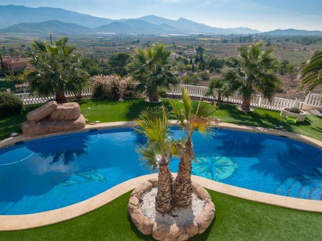 Impresionante villa en Hondon de las Nieves 700m² Hondón de las Nieves