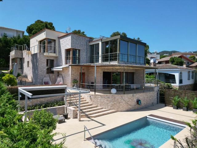 Impresionante villa totalmente reformada en Lloret de Mar, Costa Brava