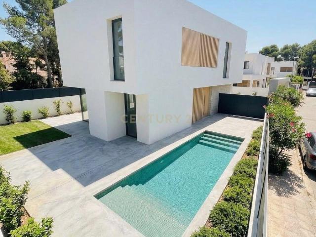 Impresionante vivienda de obra nueva en Mas Alba con piscina
