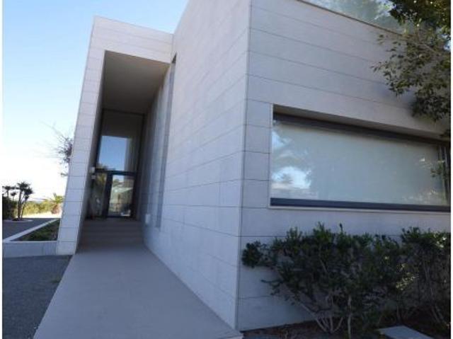 IMPRESIONANTE VIVIENDA INDEPENDIENTE EN CABO ROIG !