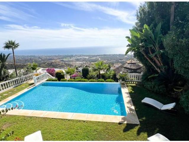 Impresionantes vistas desde la comodidad y la tranquilidad de su nuevo hogar Altos de los Monteros