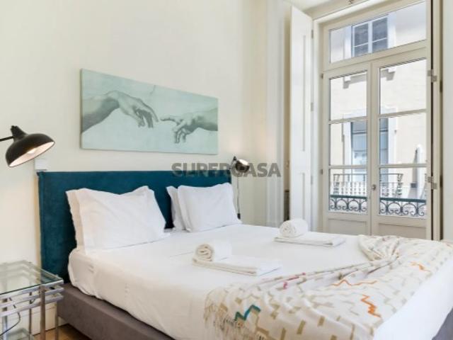 Impressionante apartamento T1+1 em edifício histórico, na Baixa de Lisboa. Em Venda!