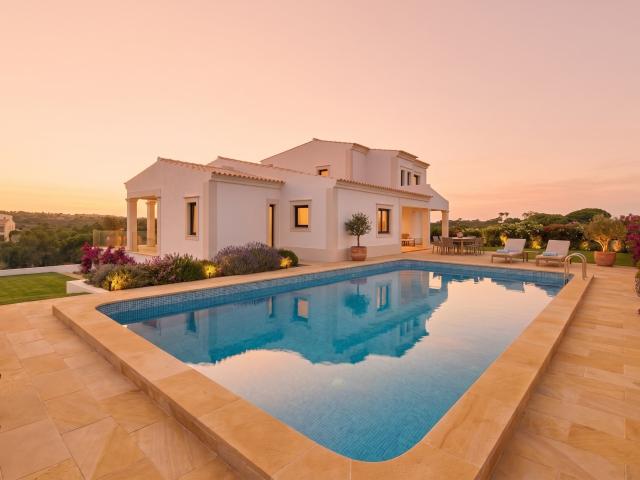 Impressionante Moradia de 6 Quartos com Piscina, Albufeira, Guia