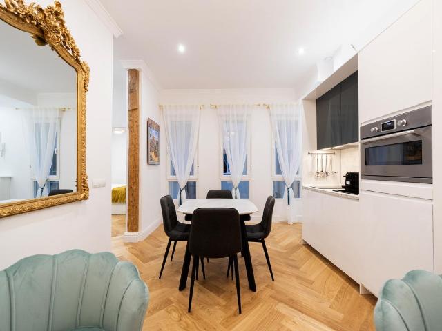 In the Citycenter of Madrid Fashionable 2 Bedroom loft, Madrid Amsterdam Apartments for Rent
