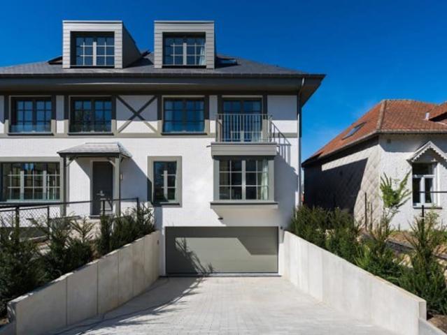 In the immediate vicinity of Woluwe Shopping Center
