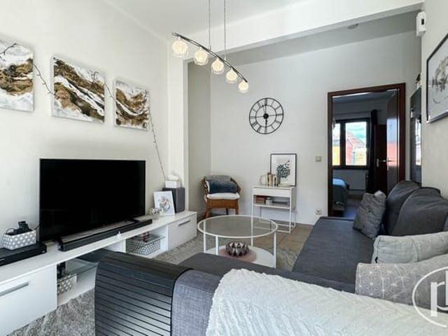 In the town centre, close to all amenities