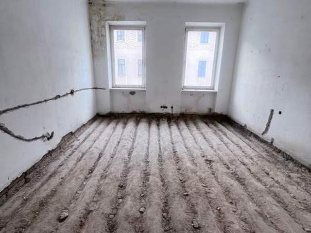 In Top Lage Meidlings | Entkernte Altbauwohnung in saniertem Altbau | Gestalten nach Wunsch