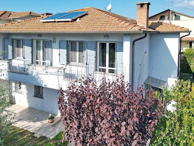 In una delle zone più apprezzate e riservate di Cecina Mare. 150m² Cecina marina