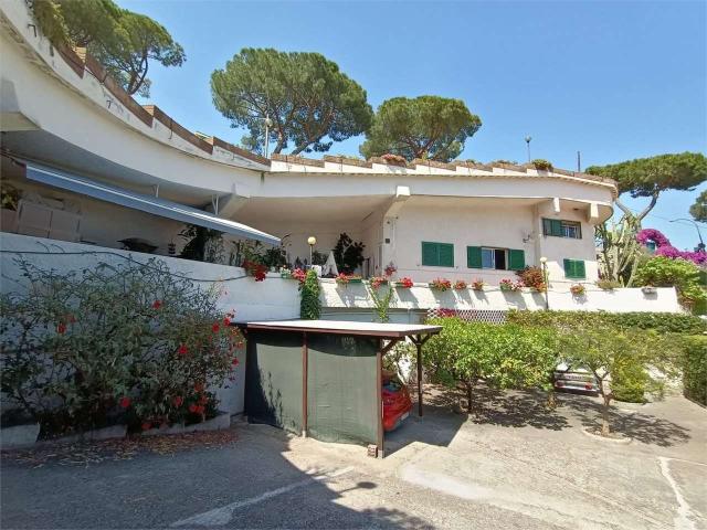 In una zona tranquilla immersa nel verde, a poca distanza da. 120m² Sanremo