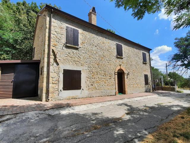 In vendita: Affascinante casa vacanze indipendente con viste. 160m² Piandicastello