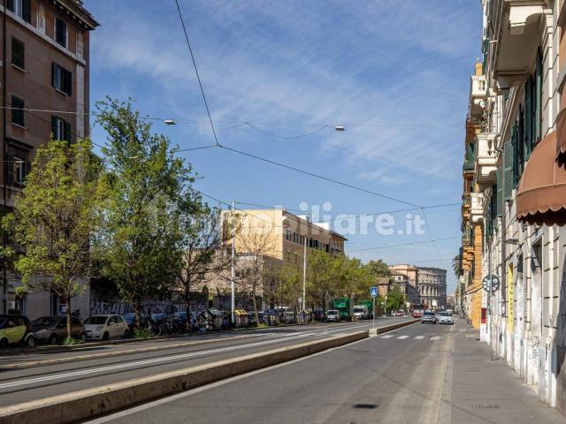 In via Labicana, in posizione strategica ed invidiabile, a p. 105m² Rome