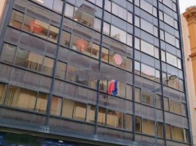 In Via Mariano Stabile, quasi angolo con via Ruggero Settimo, proponiamo in vendita splendido ufficio di rappresentanza esteso mq 550, 3 posti Aut