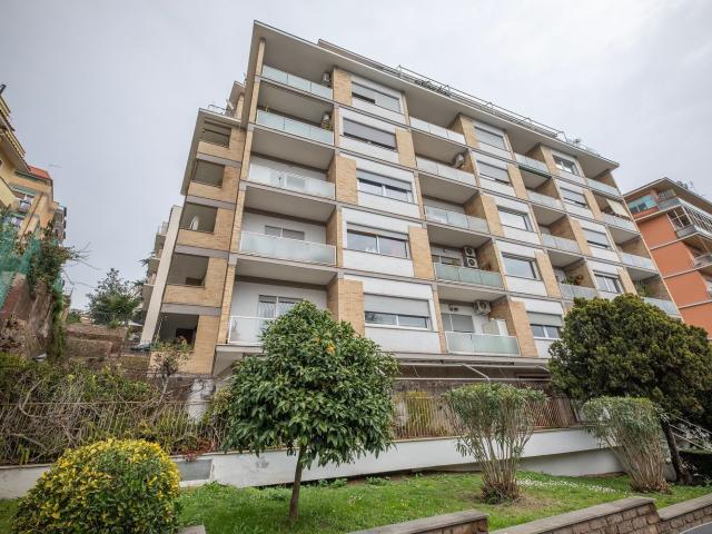 In via Trionfale, contesto signorile centrale e ben collegat. 130m² Rome