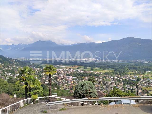In zona panoramica con progetto lotto edificabile R2 | dreamo. Ch