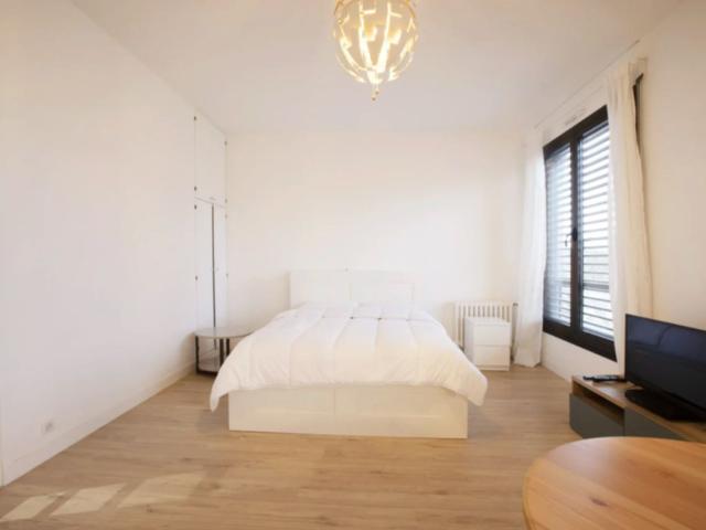In a beautiful modern residence, lovely accommodation ideally located and fully equipped, Paris Amsterdam Apartments for Rent