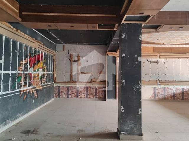 In Allama Iqbal Main Boulevard Building For Rent Sized 1 Kanal