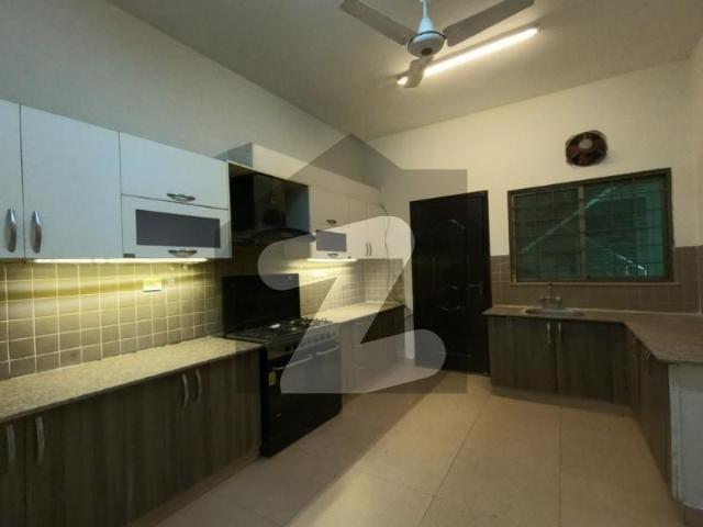 In Askari 10 Sector F 10 Marla Flat For Rent Askari 10 Sector F