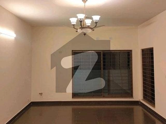 In Askari 11 1 Kanal House For sale