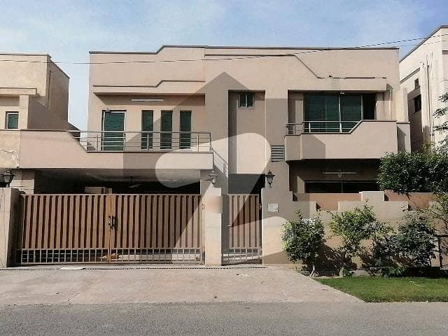 In Askari 11 Sector A Of Lahore, A 12 Marla House Is Available