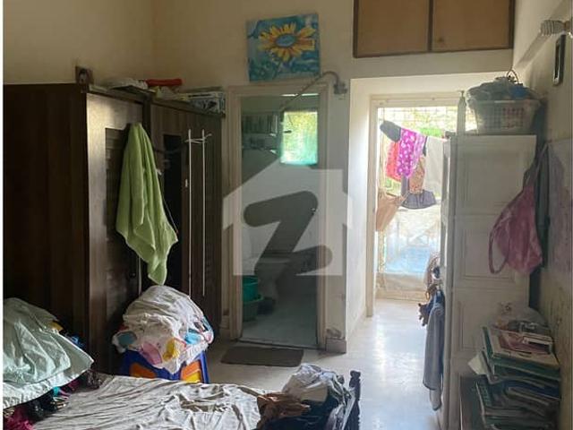 In Badar Commercial Area 900 Square Feet Flat For sale