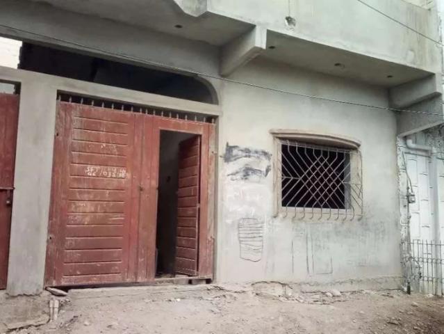 In baggy malir Bloc k C malir rafy am near kala board Karachi Malir ID 03426