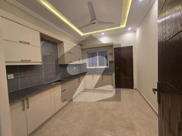 In Bahria Enclave House For Sale Sized 10 Marla Bahria Enclave
