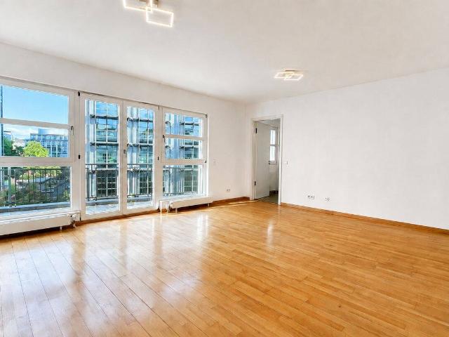 In bester Lage* Barrierefreie 2 Zimmer Wohnung mit Balkon, Parkett & TG Stellplatz Westend Süd