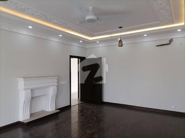 In Cantt House Sized 20 Marla For Sale